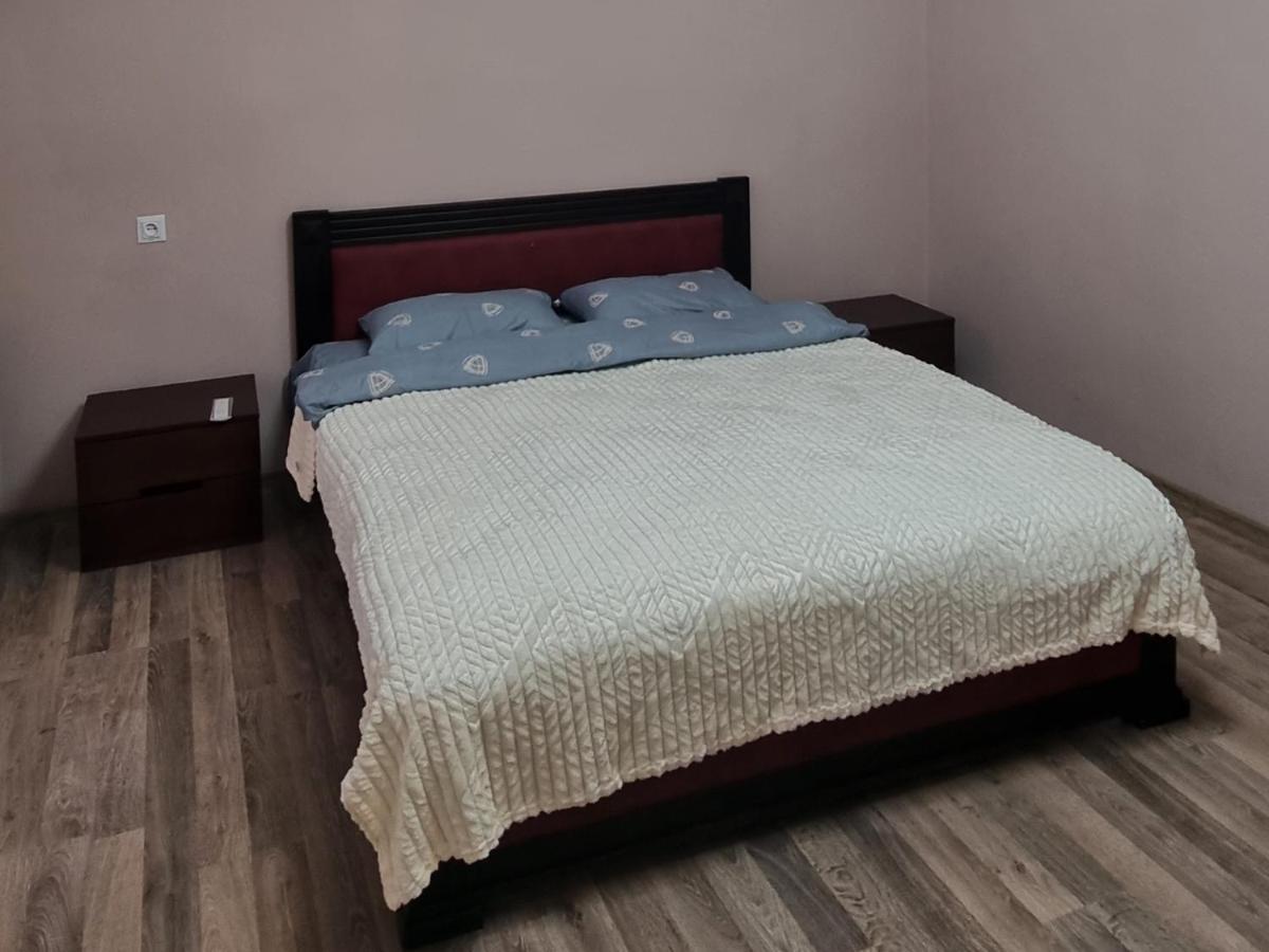 Затишна Квартира В Центрі Міста Ternopil Ngoại thất bức ảnh